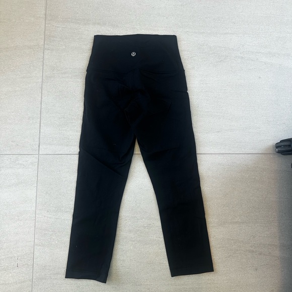 LULULEMON 3/4 LEGGINGS - Picture 1 of 2
